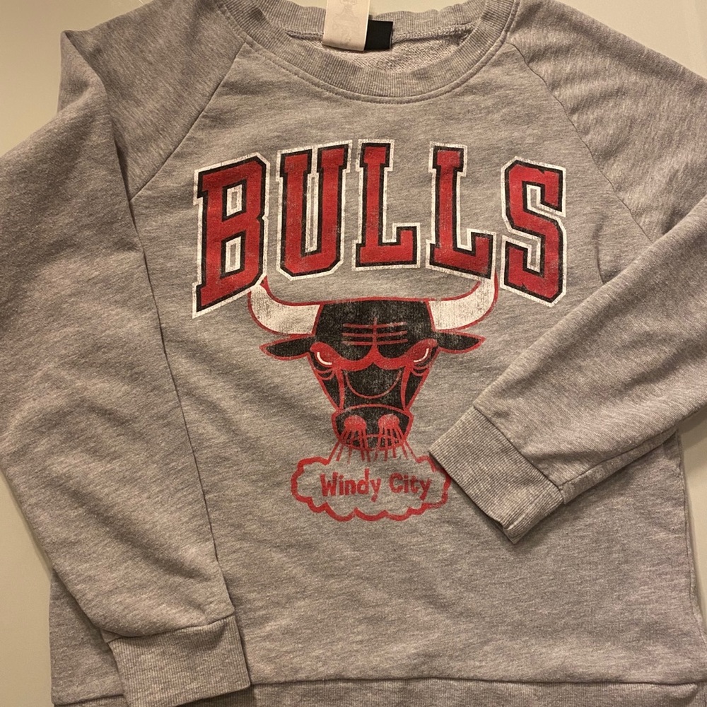 Chicago bulls long sleeve shirt